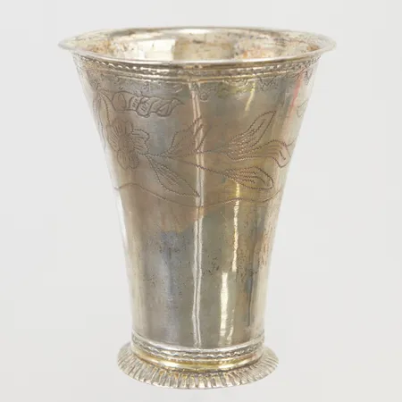 Bägare höjd 9cm defekter förgylld insida 830/1000 Silver 62,0g.