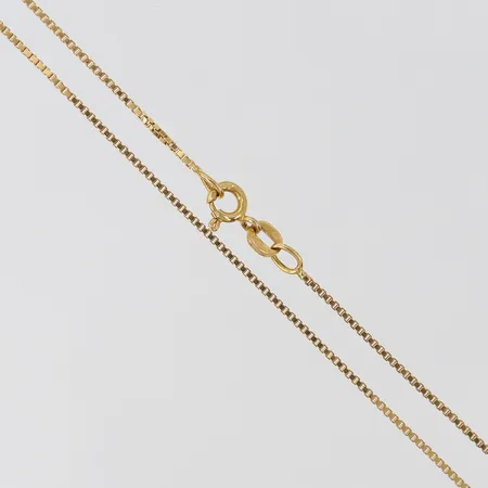 Kedja Venezia längd 38cm bredd 0,9mm 18K.  Vikt: 3,1 g