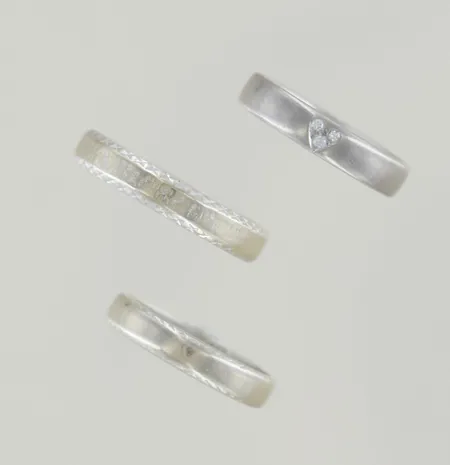 Ringar, gravyr. 18K  Vikt: 10,9 g