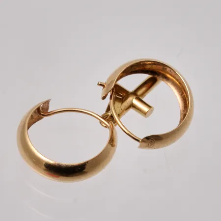 Diverse defekt guld, 18K, 0,73g.