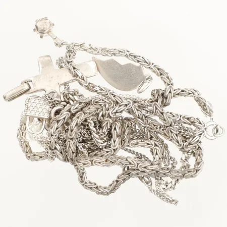 Diverse silver, skadat, defekt, silver  Vikt: 39 g