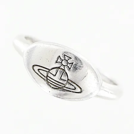 Ring Vivienne Westwood London stl:16½ bredd 2-7,5mm silver 925/1000 Vikt: 1,9 g