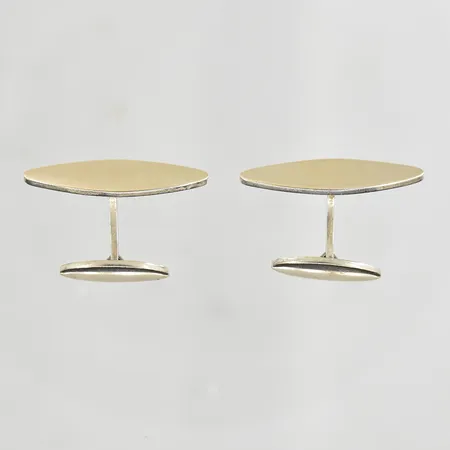 1 par manschettknappar m9/1962, bredd 28 mm, delvis förgyllda, silver 925/1000. Vikt: 9,9 g