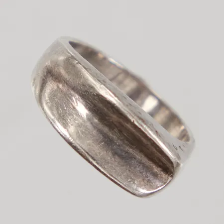 Ring GEAB Stl:17, bredd 8mm, Silver 925/1000 Vikt: 6,9 g