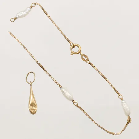 Armband och hänge defekt, buckligt, av, 18K Vikt: 2,5 g