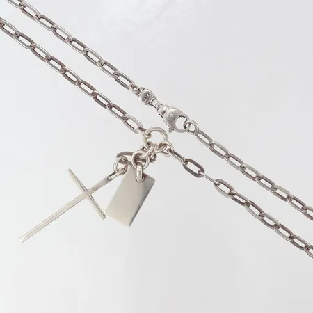 Kedja Ankar ca längd 62cm, bredd 6,5mm, 2 integrerade hängen längd 3cm samt 6,5cm, 925/1000 silver Vikt: 59,2 g