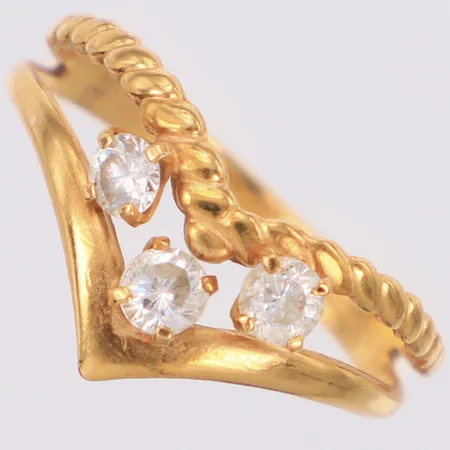 Ring med vita stenar stl:17½ bredd 2,1-10,4mm, 18K Vikt: 2 g