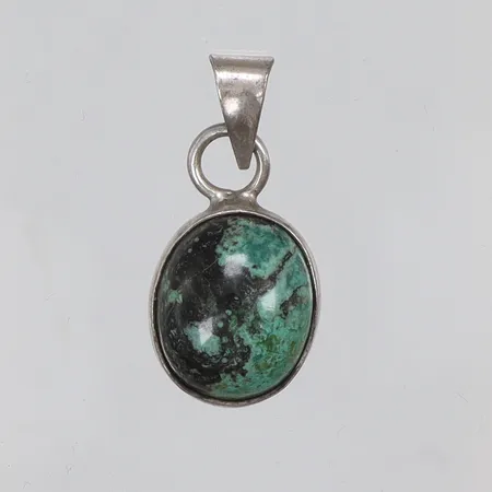 Hänge med grön/svart sten 10x23mm silver 925/1000 Vikt: 1,8 g