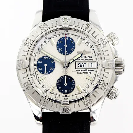 Herrur Breitling Super Ocean, stål, automatisk, 42mm, ref A13340, serienr 2412082, safirglas, kronograf, dag, datum, gummilänk 27cm, Breitling stållänk 15cm samt extra länkbitar medföljer ca 2cm, manual, certifikat November 2009 Japan BJ, defekt box och ytterkartong, i behov av service.