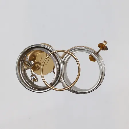 Diverse guld, delvis defekt, gravyr 18K Vikt: 20,2 g