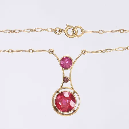 Halscollier med rosa stenar längd 46cm bredd 1-28mm 18K Vikt: 5,8 g