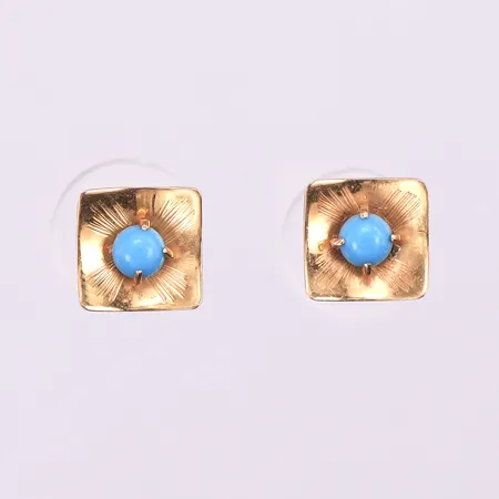 Örhängen paret med turkoser, diameter ca 8.5 mm,en klo saknas, 18k. Vikt: 1,6 g