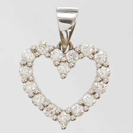 Hänge hjärta med 16 diamanter 0,70ctv enligt gravyr, 22x15,6mm, mindre repor på spetsöglan, vitguld, 18K Vikt: 3,1 g