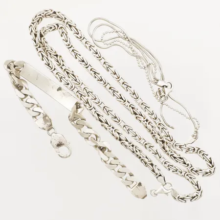 Diverse silver, gravyr, defekt, silver 925/1000  Vikt: 68,8 g