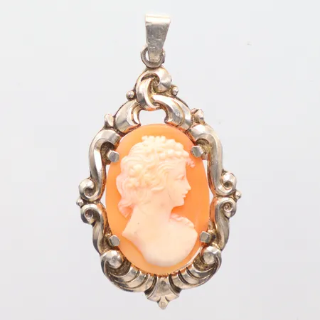 Kamé-hänge längd 5cm, bredd 2,5cm, 830/1000 Silver. Vikt: 7,9 g