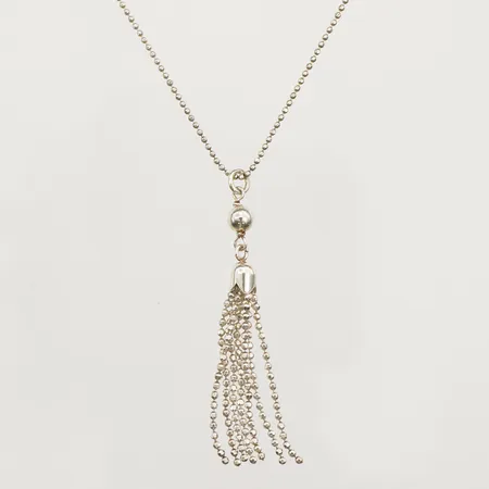 Kedja med integrerat hänge ca 43cm, hängets mått längd 55mm, bredd 9mm, 925/1000 silver Vikt: 4,7 g