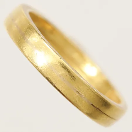 Ring sammansatt av två stl 16¼, bredd 3,6mm, gravyr, 23K  Vikt: 5,3 g