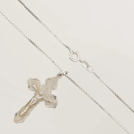 Kedja Venezia med hänge krucifix, längd 46cm, bredd 1mm, silver 925/1000  Vikt: 7,1 g