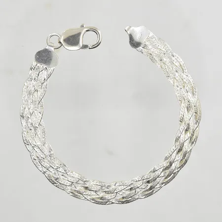 Armband flätad modell längd 20 cm, bredd 10 mm, silver 925/1000. Vikt: 10,6 g
