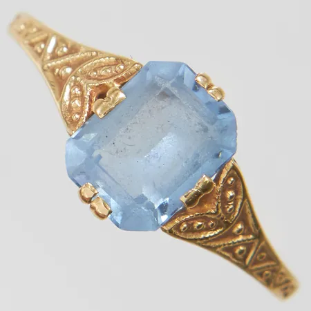 Ring syntetisk spinell stl17½, bredd 1-9mm, 14K, bruttovikt: 1,8g Vikt: 1,8 g