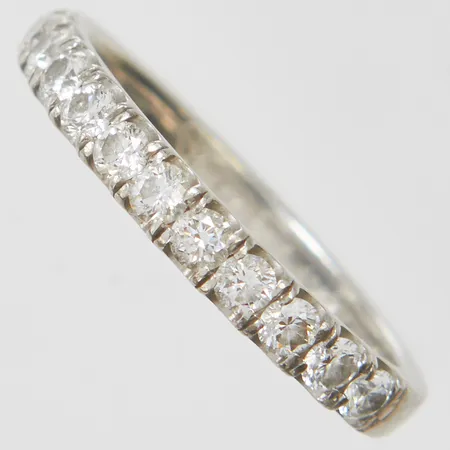 Ring halvallians med diamanter 12 x ca 0,03ct stl15½, bredd 2-3mm, GHA, gravyr, Platina 950/1000 Vikt: 3 g