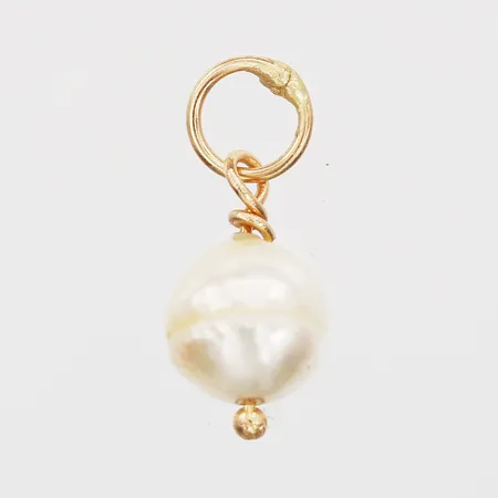 Hänge med odlad sötvattenpärla ca 7x6mm, 18K guld.  Vikt: 0,5 g