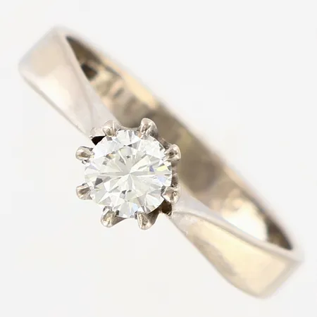 Ring vitguld med diamant 0,40 H/SI Stl:17½, skenans bredd ca 3mm, behov av omrodinering, nagg på diamant, 18K  Vikt: 3,8 g