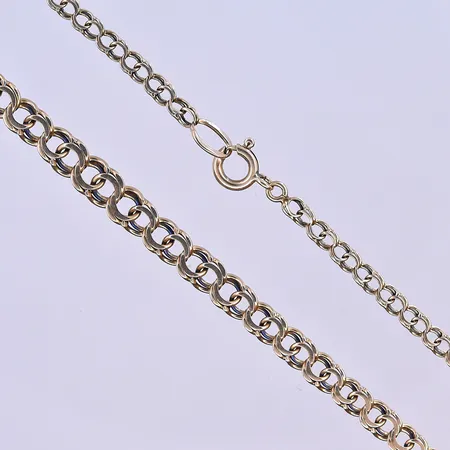 Collier doserad Bismarck längd 48,5 cm, bredd 3-5 mm 18K. Vikt: 8,5 g