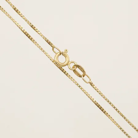 Kedja Venezia längd 52cm, bredd 0,9mm, 18K  Vikt: 3,1 g