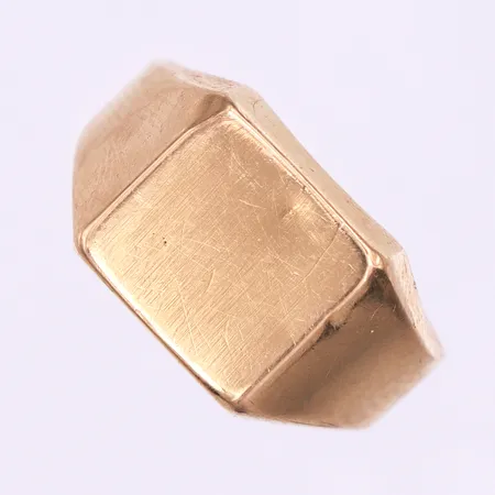 Klackring,storlek 17 ¼ mm,bredd 3.6-10.8 mm,ojämnheter,18k. Vikt: 4,2 g