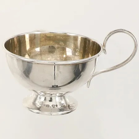 Punchkopp Guldsmedsaktiebolaget i Stockholm år 1974 höjd 3cm silver 830/1000 Vikt: 36,1 g