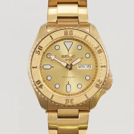 Herrur Seiko 5 Sports 42mm doublé automatisk ref:4R36-08E0, serienr:008882, smärre färgbortfall på länken.