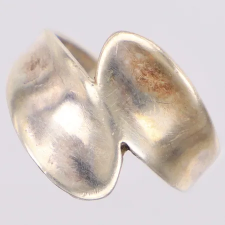 Ring stl:16½ bredd 2,9-14,2mm, silver 925/1000 Vikt: 2,4 g