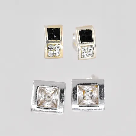 2 par Örhängen vita stenar udda stoppar silver 925/1000 Vikt: 5,1 g