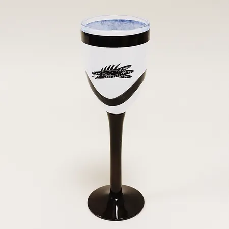 Pokalglas Caramba Ulrica Hydman Vallien Kosta Boda höjd 25cm Ø7,5cm, handmålat glas, signerad och numrerad 99036.