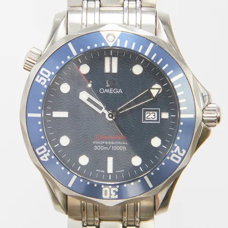 Herrur Omega Seamaster Professional stål quartz 41mm boettnr: 196.1504 snr: 90154205 ca 2010 safirglas datum heliumventil stållänk viklås box ytterkartong inga övriga tillbehör.