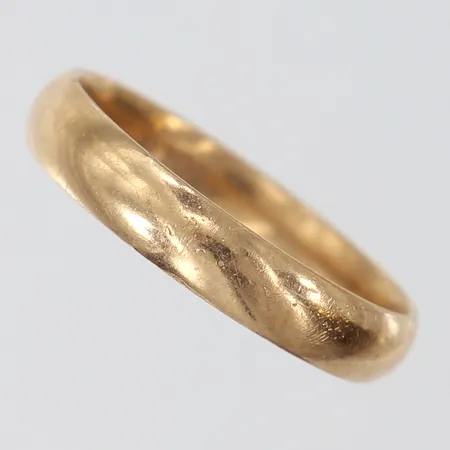 Ring slät stl:19 bredd 4mm skev 9K.  Vikt: 3,2 g