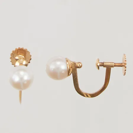 Örhängen odlade pärla ca 6mm 18K 2,1g.