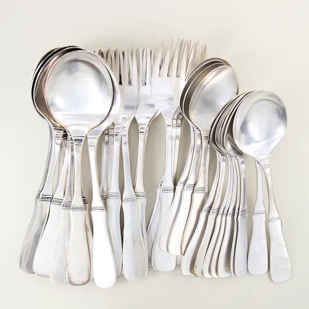 Diverse silverbestick Uppsala MEMA silver 830/1000 Vikt: 1685,7 g