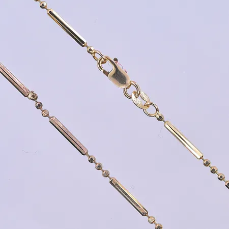 Kedja längd 45,5 cm, bredd 1 mm 14K. Vikt: 4 g