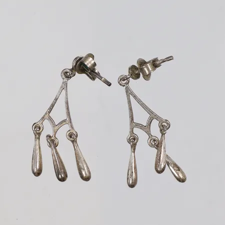 Ett par Örhängen hängande 10x32mm NSE silver 830/1000 Vikt: 2 g
