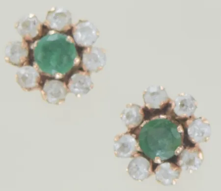 Ett par örhängen med stenar bredd 9mm, ploppar saknas 14K Vikt: 2,8 g