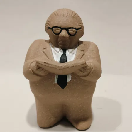 Figurin/ sparbössa, Gunnar Sträng Lisa Larson Gustavsberg, höjd ca 16cm, filtbotten, innehåller mynt Skickas med paket.