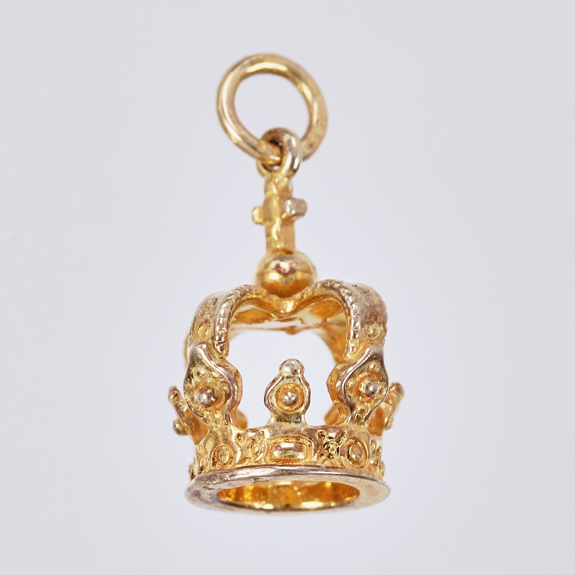 Hänge krona längd: ca 2,1cm bredd: ca 2-11mm, förgyllt silver 925/1000 Vikt: 2,2 g