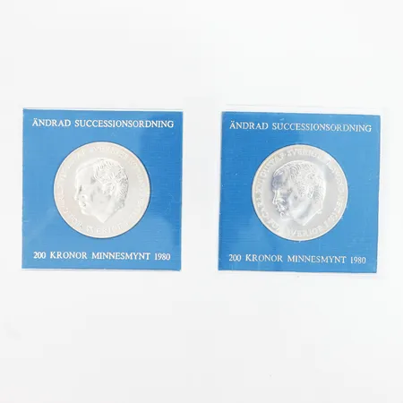 Två mynt ändrad successionsordning 200 kronor i kassetter, silver 925/1000 Vikt: 54,2 g