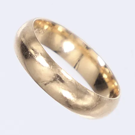 Ring Schalins stl: 18½ bredd 4mm gravyr 9K Vikt: 3,9 g