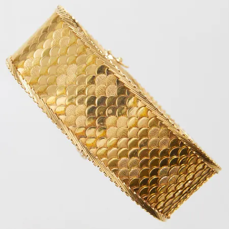 Armband halvstelt längd 19,2cm, bredd 25mm, säkerhetskedja, 18K Vikt: 66,1 g