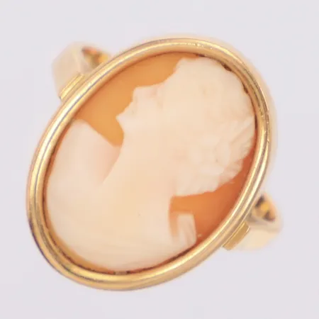 Ring med kamé stl: 17¼, bredd 2-19mm, 18K  Vikt: 3,8 g