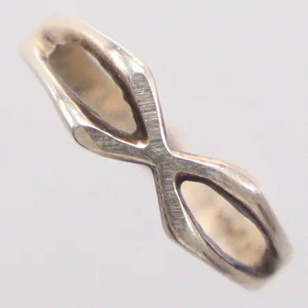 Ring Ø17¾, Guldfynd, silver 925/1000 Vikt: 1,3 g