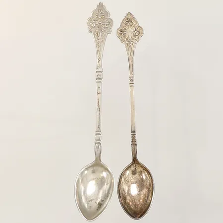 Två skedar längd 11cm silver 830/1000 Vikt: 14,5 g
